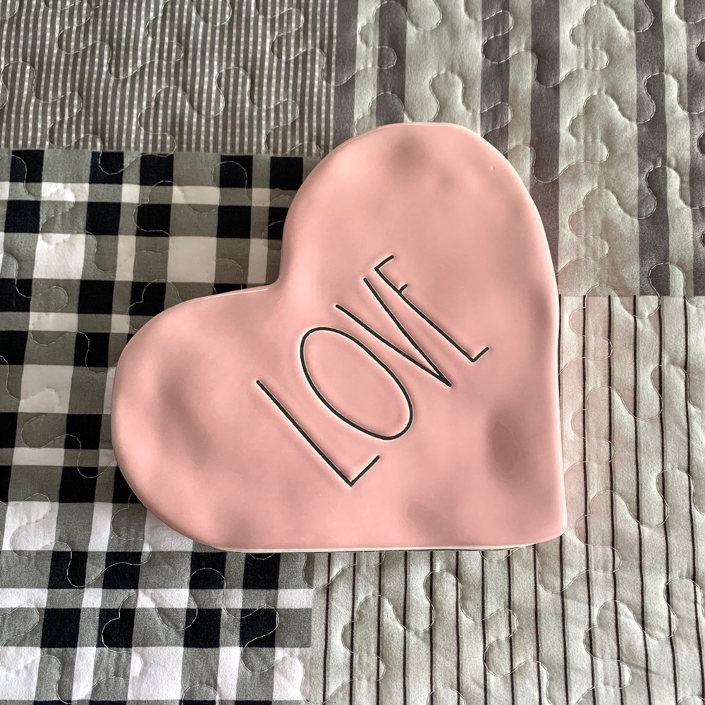 Rae Dunn ‘LOVE’ Medium Heart